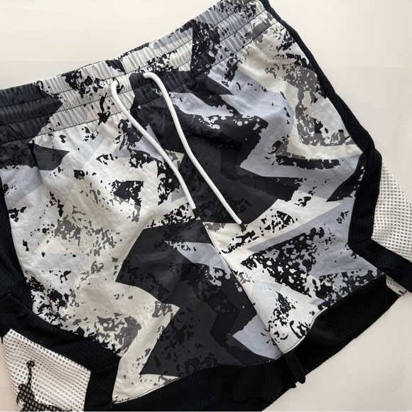 Nike Air Jordan Basketball Active Shorts - Picture 2 of 12